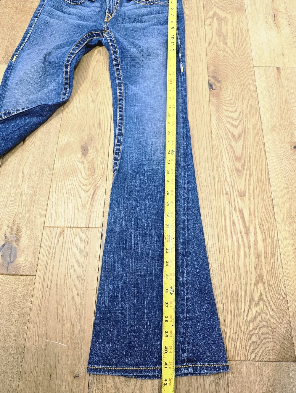 Y2k True Religion Low Rise Flare Jeans Size 31 Medium Wash - Picture 11 of 12